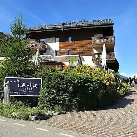 Отель Castle 4*